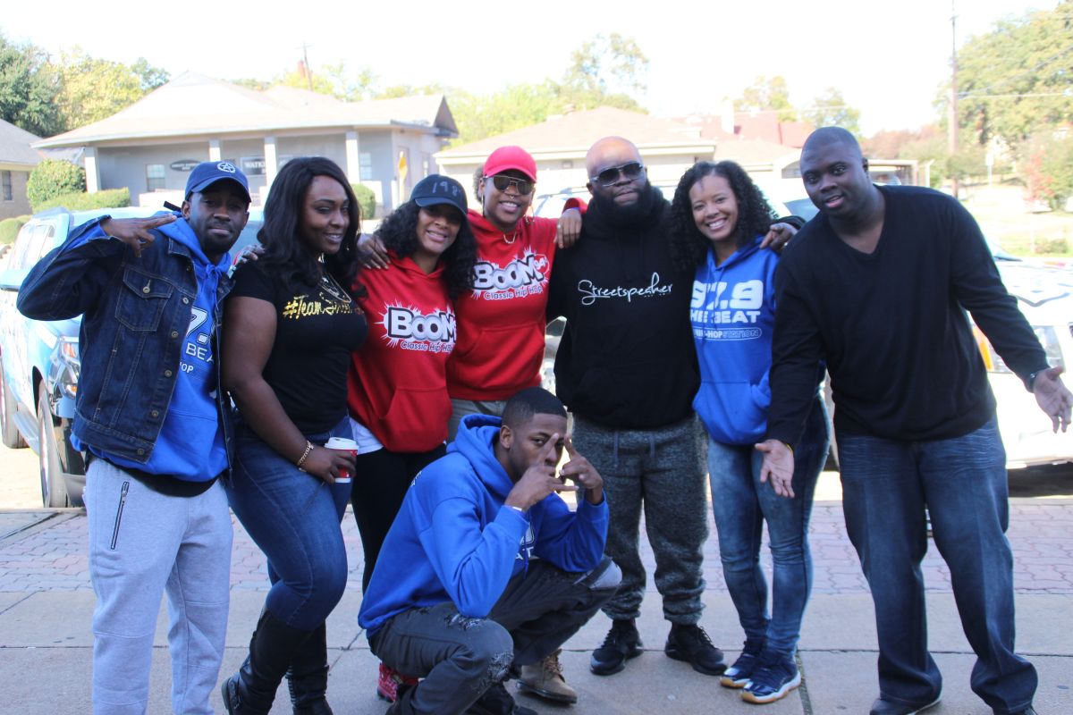 97.9 The Beat Gives Back this Thanksgiving
