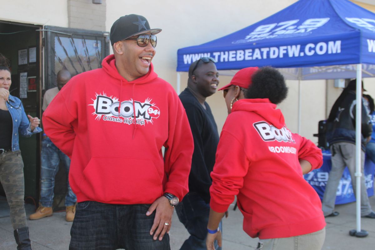 97.9 The Beat Gives Back this Thanksgiving