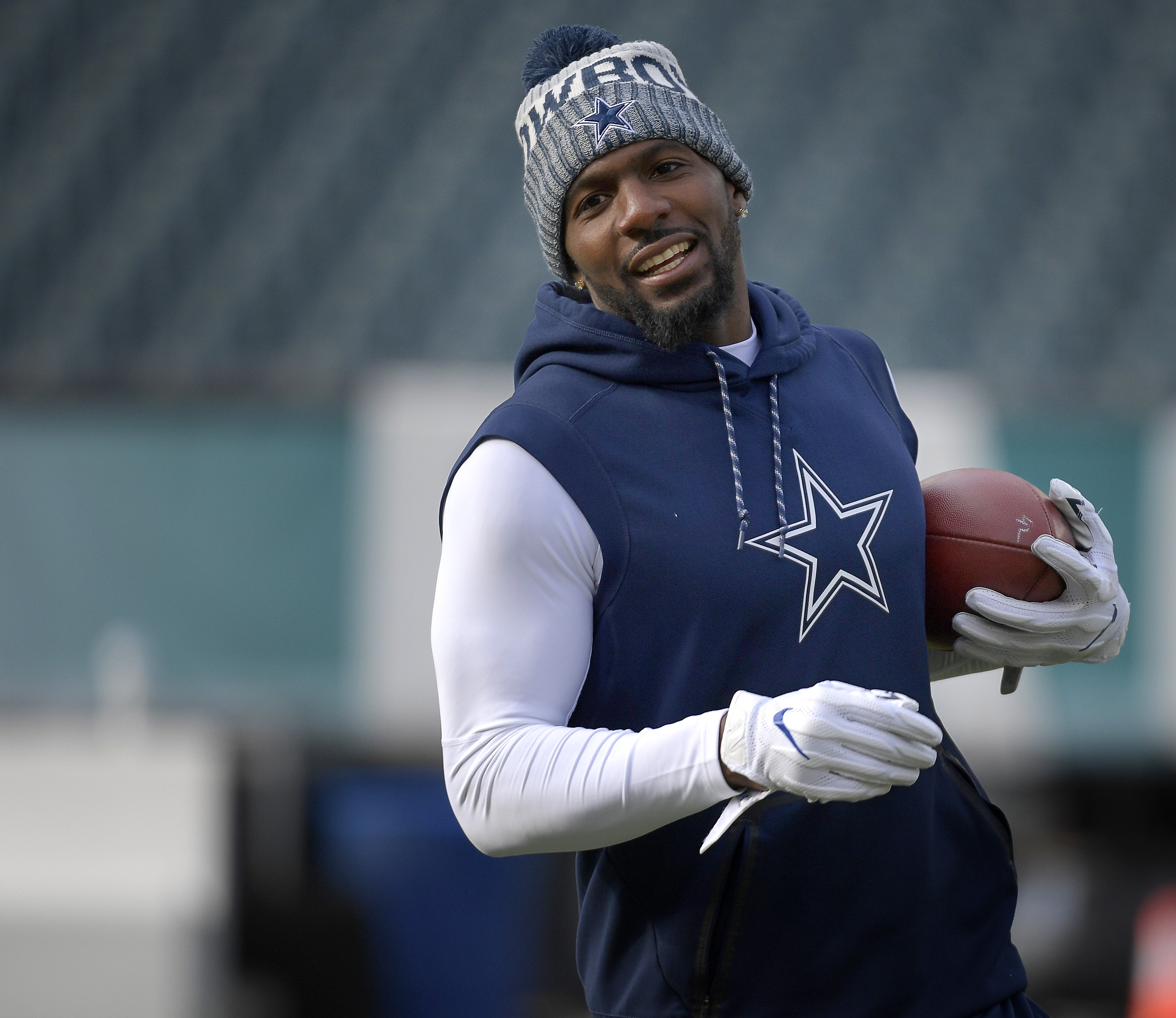 Mac Engel: Dez Bryant should not take a pay cut