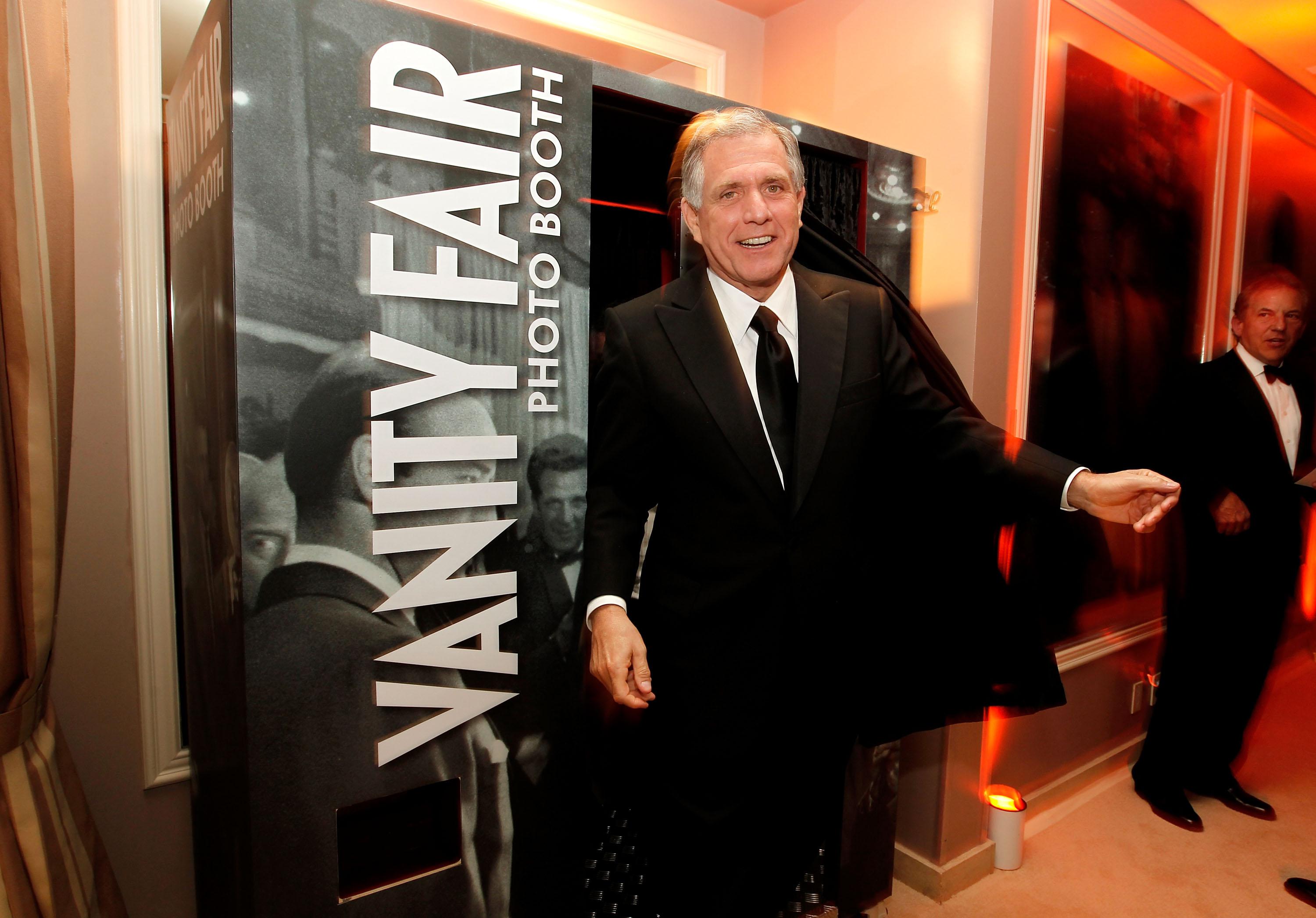 2011 Vanity Fair Oscar Party Hosted By Graydon Carter - Dinner