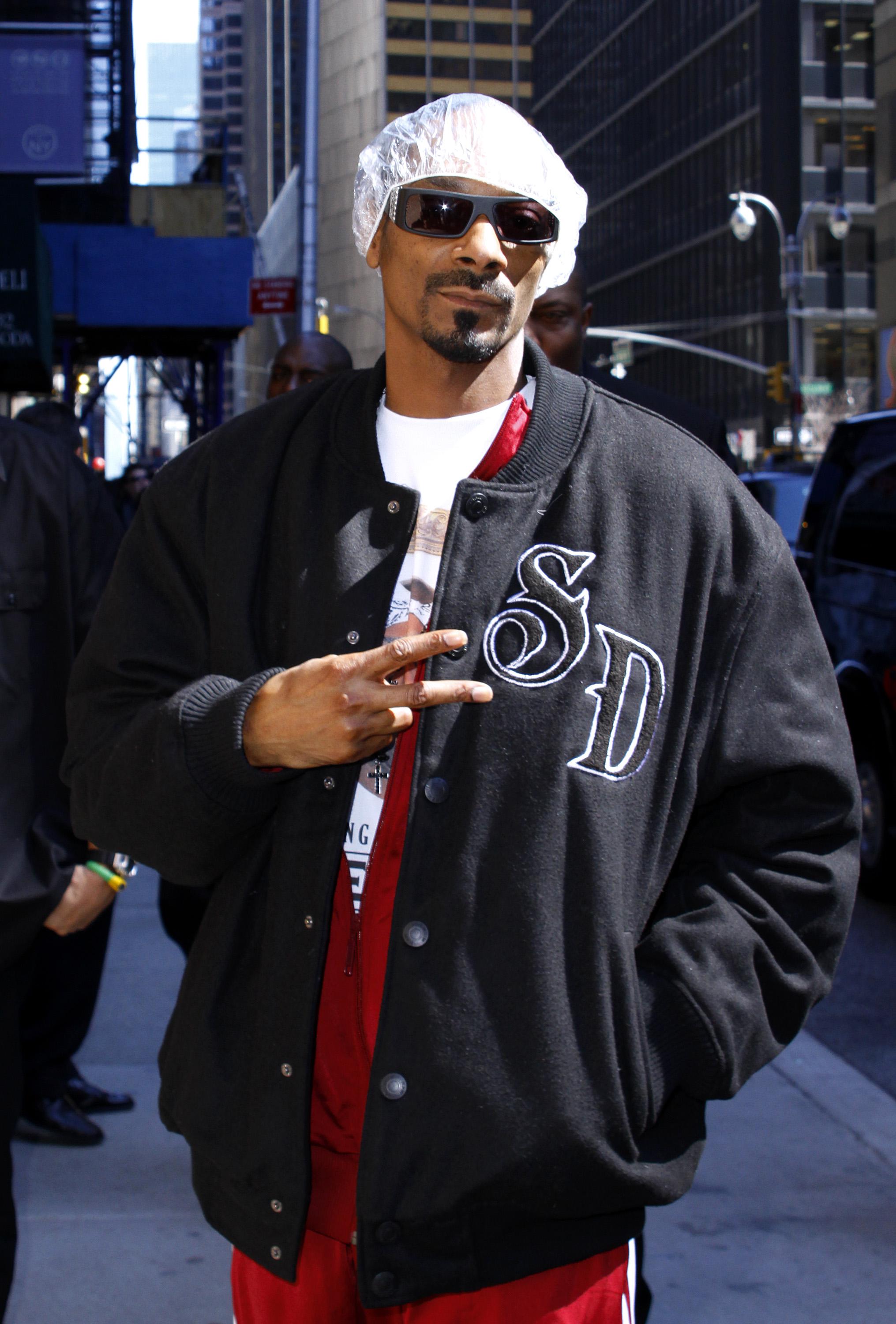 Celebrities Visit 'Late Show With David Letterman' - March 29, 2011