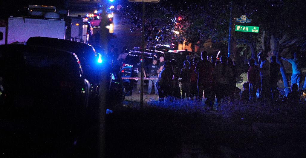2 Fort Worth police officers shot in Fort Worth