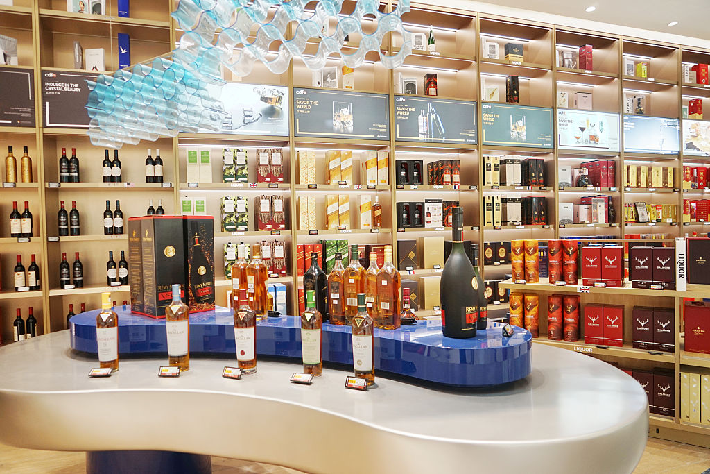 Tianjin's First Downtown Duty-free Shop